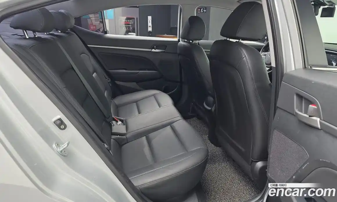 Hyundai Avante 2018 1.6 гидро в Москве № 1171568, фото 12