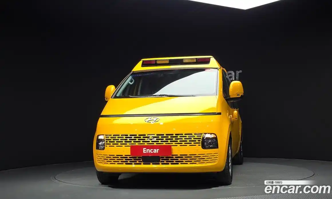 Hyundai Staria 2023 3.5 гидро в Москве № 1171656, фото 3