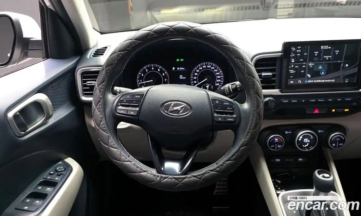 Hyundai Venue 2022 1.6 Автомат в Москве № 1171769, фото 13