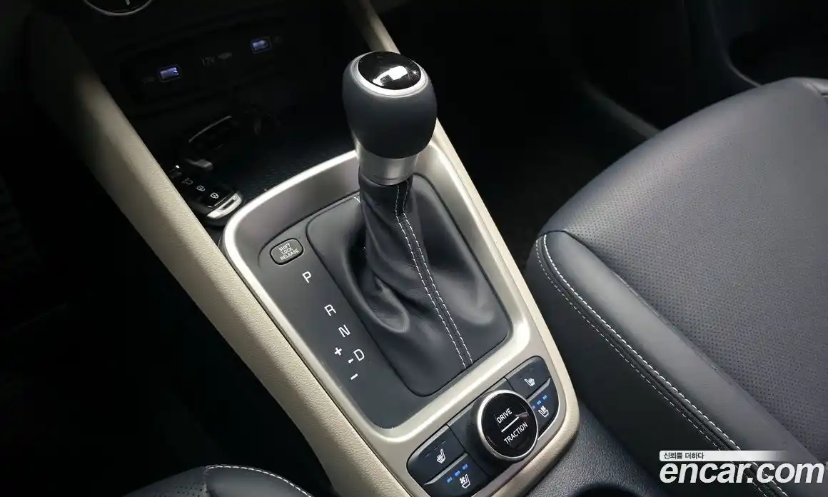 Hyundai Venue 2022 1.6 Автомат в Москве № 1171769, фото 9