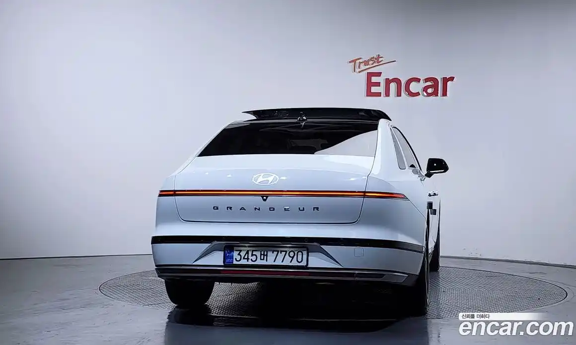 Hyundai Grandeur 2023 2.5 Автомат в Москве № 1171781, фото 3