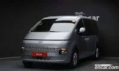 Hyundai Staria Tourer 9-Seater Modern