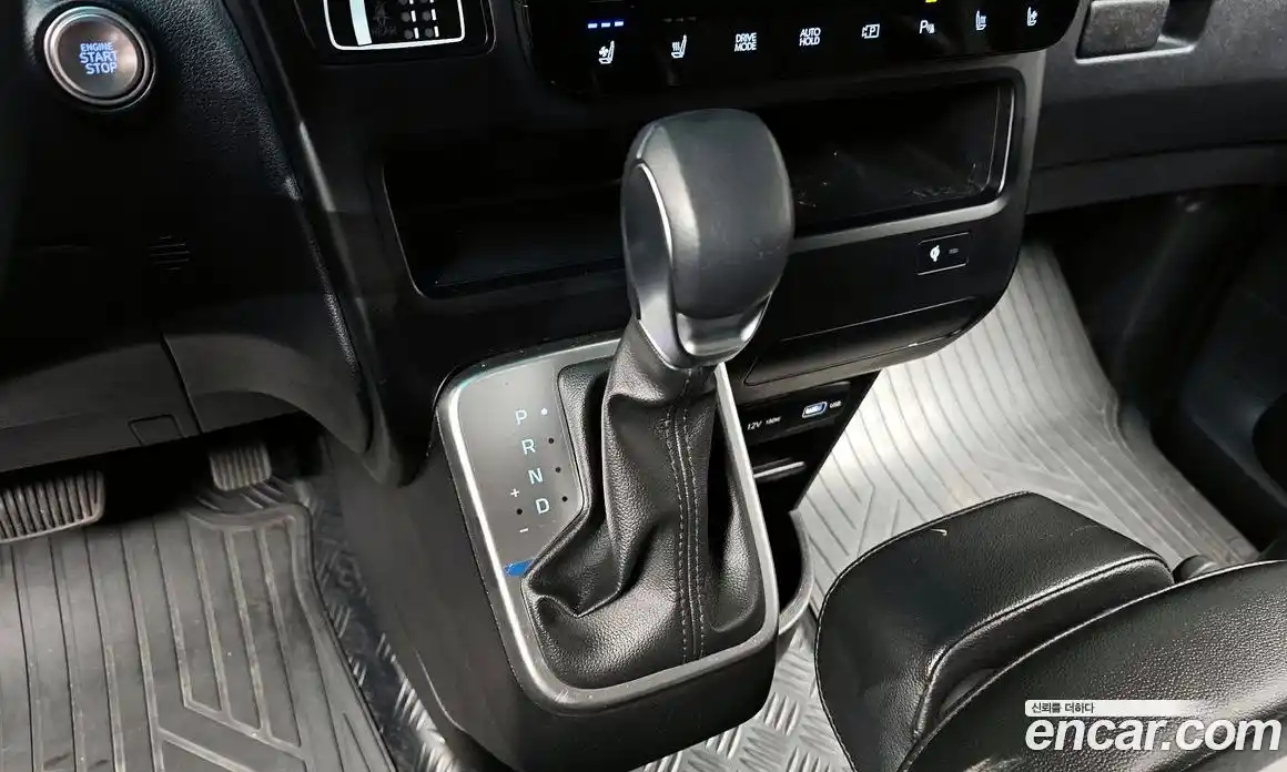 Hyundai Staria 2022 2.2 Автомат в Москве № 1171848, фото 9