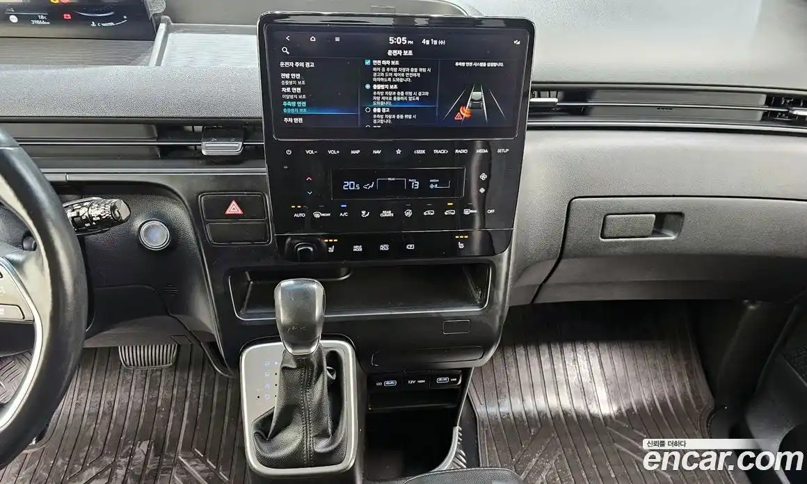 Hyundai Staria 2021 3.5 Автомат в Москве № 1172169, фото 14