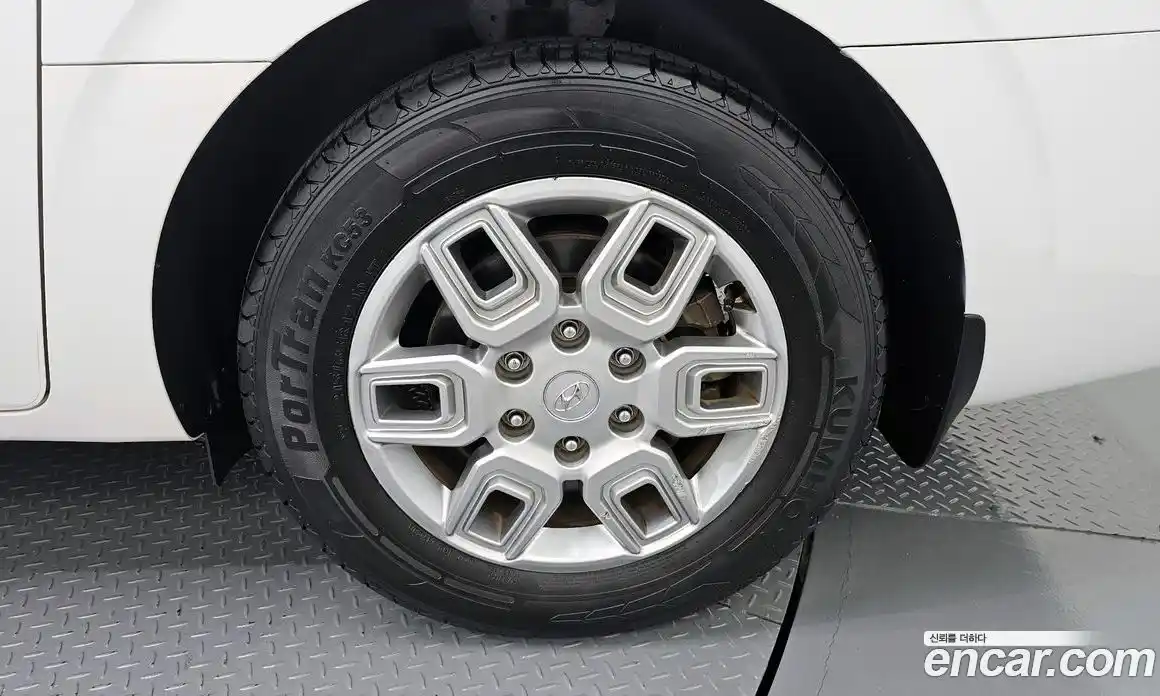 Hyundai Staria 2021 3.5 Автомат в Москве № 1172169, фото 5