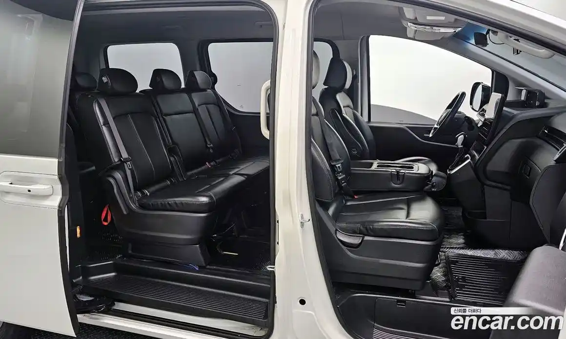 Hyundai Staria 2021 3.5 Автомат в Москве № 1172169, фото 10