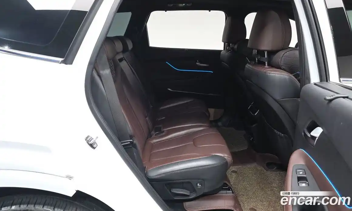 Hyundai Santa Fe 2020 2.0 Автомат в Москве № 1172188, фото 11