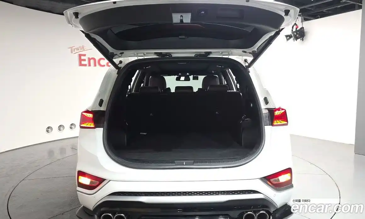 Hyundai Santa Fe 2020 2.0 Автомат в Москве № 1172188, фото 19