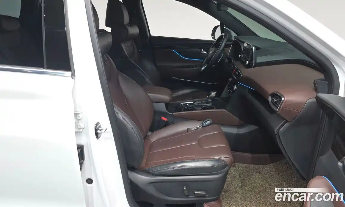 Hyundai Santa Fe 2020 2.0 Автомат в Москве № 1172188, фото 9