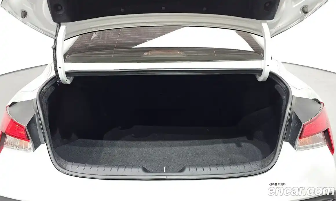 Hyundai Avante 2024 1.6 Автомат в Москве № 1172219, фото 20