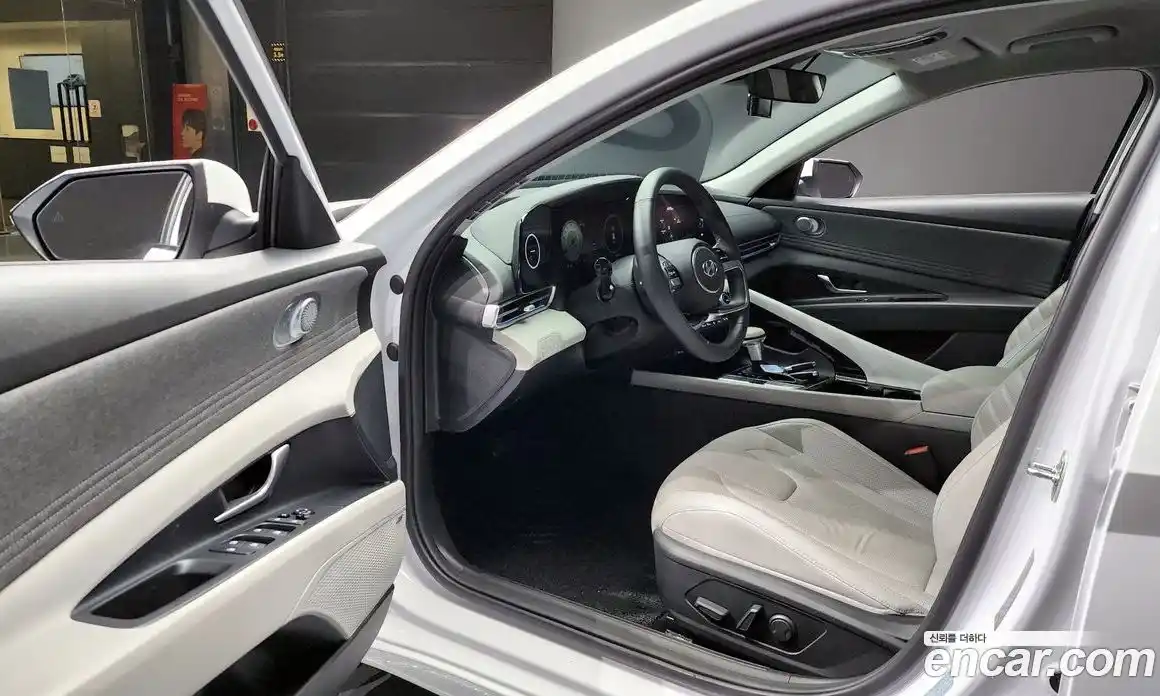 Hyundai Avante 2020 1.6 Автомат в Москве № 1172230, фото 11