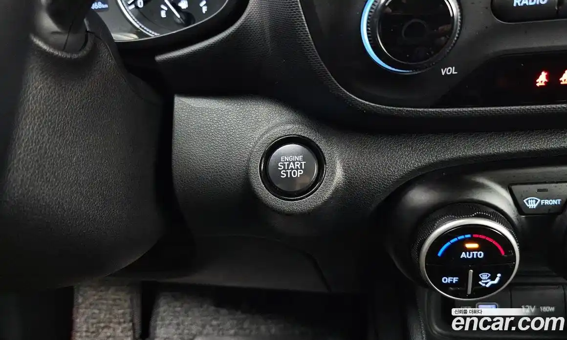 Hyundai Venue 2021 1.6 Автомат в Москве № 1172239, фото 18