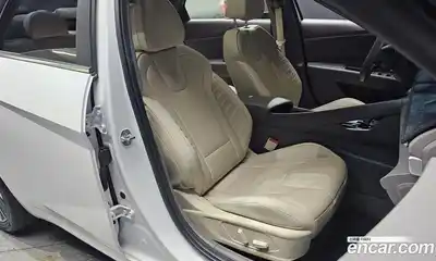 Hyundai Avante 2023 1.6 Автомат в Москве № 1172250, миниатюра 11