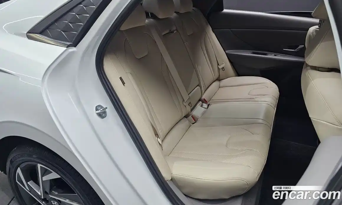 Hyundai Avante 2023 1.6 Автомат в Москве № 1172250, фото 12