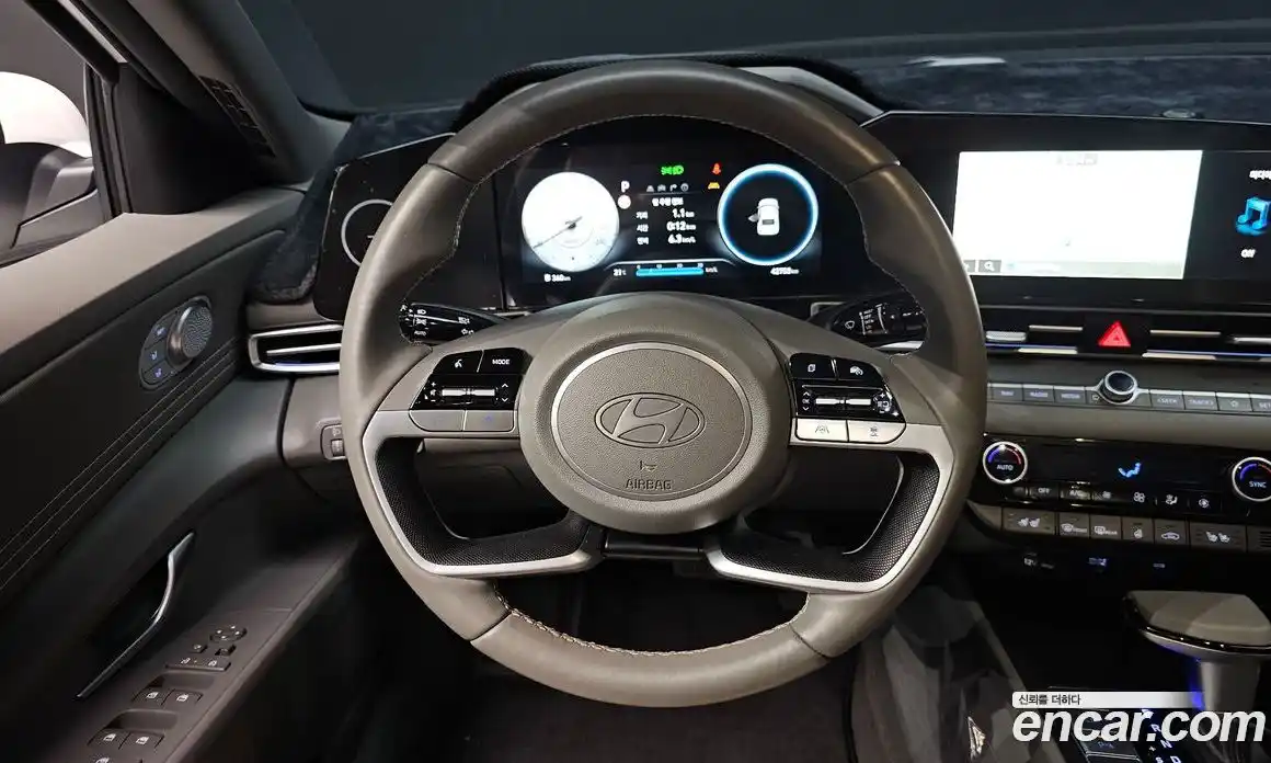 Hyundai Avante 2023 1.6 Автомат в Москве № 1172250, фото 14