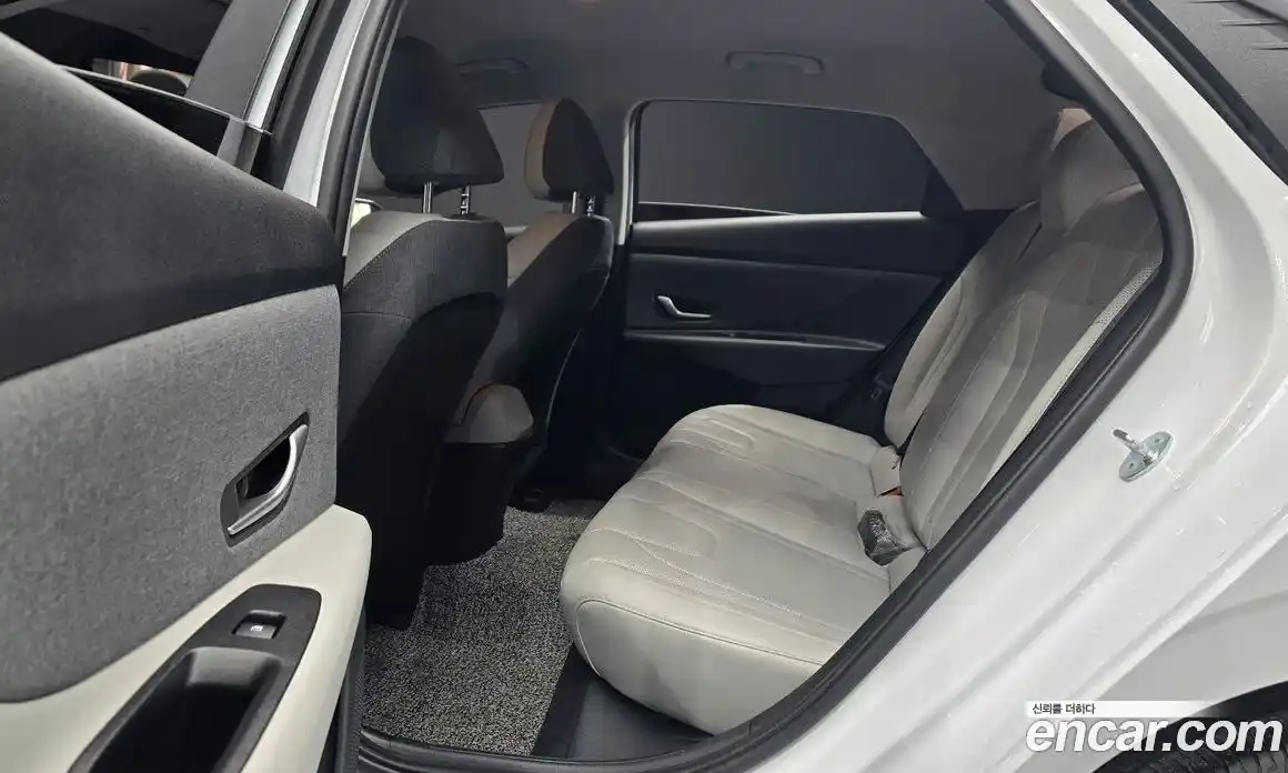 Hyundai Avante 2022 1.6 Автомат в Москве № 1172262, фото 12