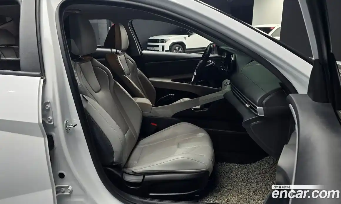 Hyundai Avante 2022 1.6 Автомат в Москве № 1172262, фото 10