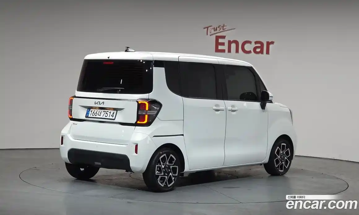 Kia Ray 2025 1.0 Автомат в Москве № 1172340, фото 1