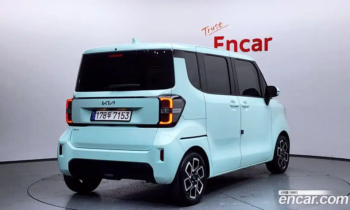 Kia Ray 2024 1.0 Автомат в Москве № 1172536, фото 2