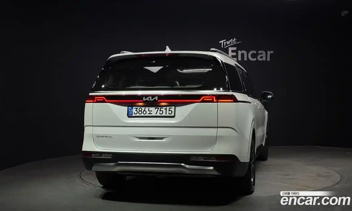 Kia Canival 2023 3.5 гидро в Москве № 1172600, фото 4