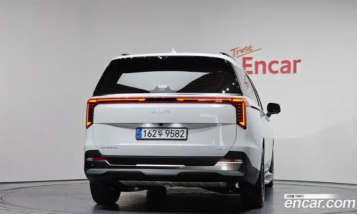 Kia Canival 2024 1.6 гидро в Москве № 1172724, фото 4