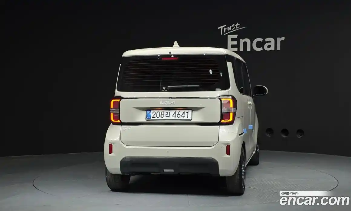 Kia Ray 2023 1.0 Автомат в Москве № 1172795, фото 4