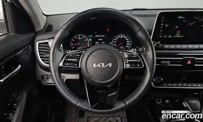 Kia Seltos 2022 1.6 гидро в Москве № 1172832, миниатюра 12