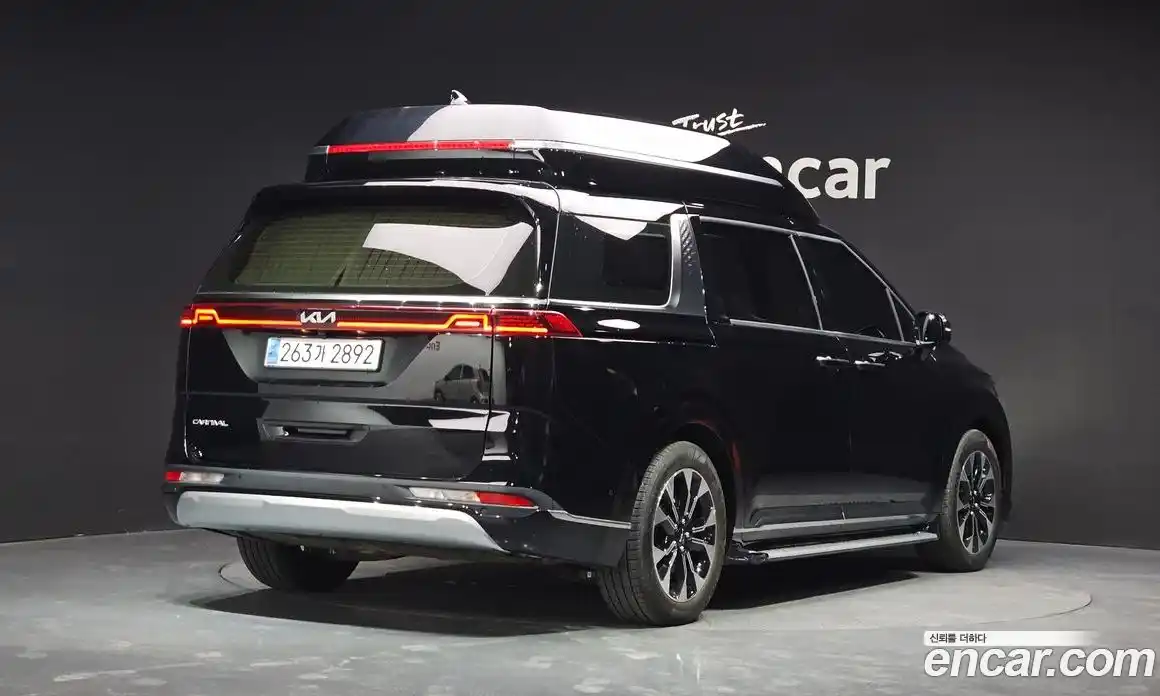 Kia Canival 2022 3.5 Автомат в Москве № 1172850, фото 2