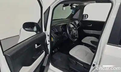 Kia Ray 2023 1.0 Автомат в Москве № 1172904, миниатюра 10