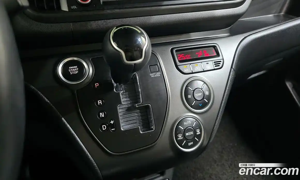 Kia Ray 2022 1.0 Автомат в Москве № 1172930, фото 9