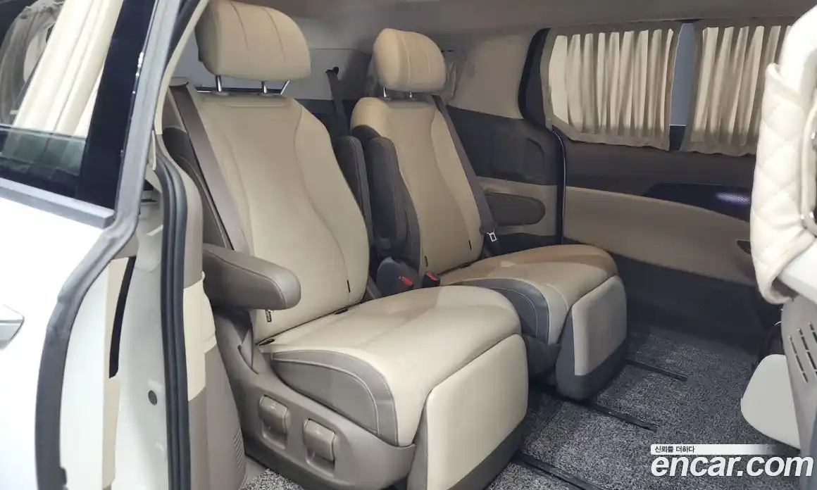 Kia Canival 2021 3.5 Автомат в Москве № 1172935, фото 12