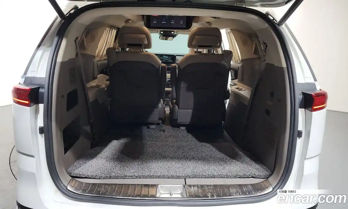 Kia Canival 2021 3.5 Автомат в Москве № 1172935, фото 20