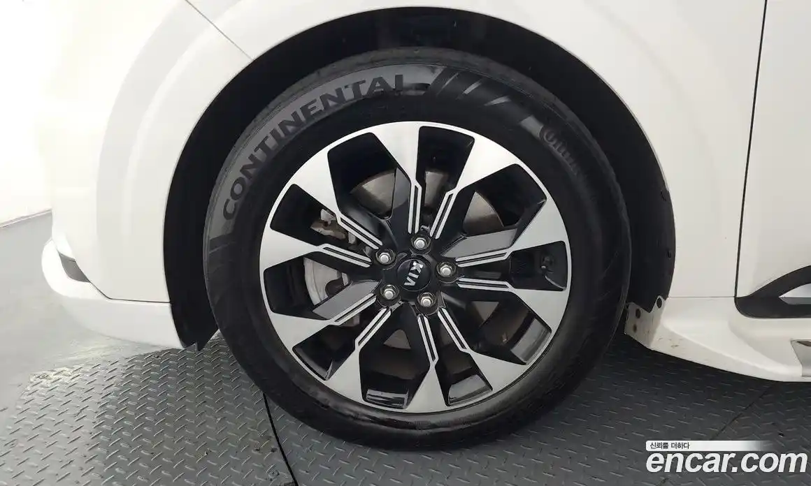 Kia Canival 2021 3.5 Автомат в Москве № 1172935, фото 5