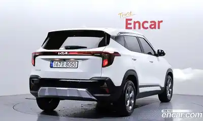 Kia Seltos 2023 2.0 гидро в Москве № 1172957, миниатюра 2