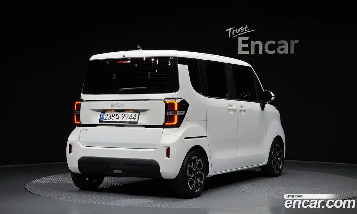 Kia Ray 2023 1.0 Автомат в Москве № 1172968, фото 2