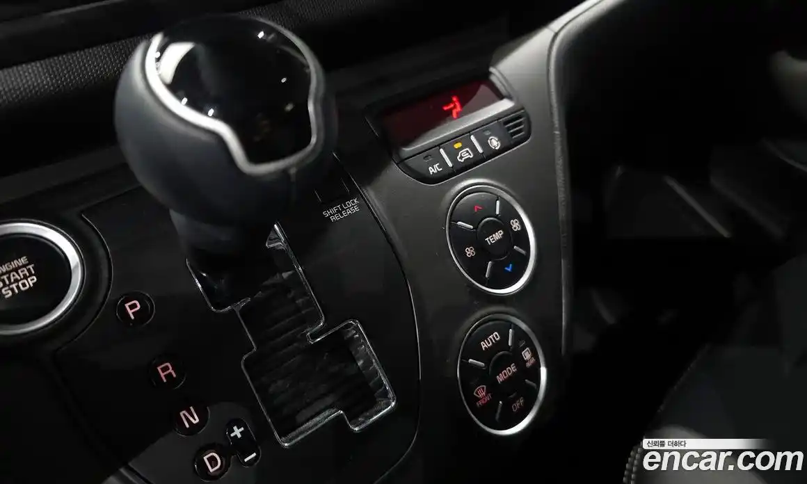 Kia Ray 2023 1.0 Автомат в Москве № 1172968, фото 9