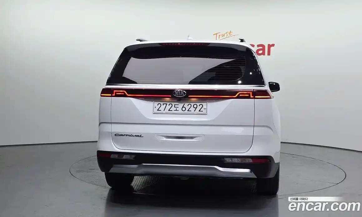 Kia Canival 2021 2.2 Автомат в Москве № 1173037, фото 4