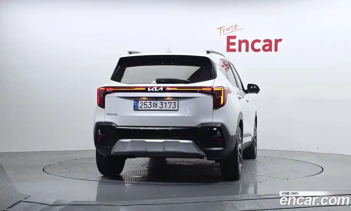 Kia Seltos 2024 1.6 Автомат в Москве № 1173116, фото 4