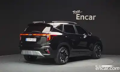 Kia Seltos 2023 1.6 Автомат в Москве № 1173162, миниатюра 2