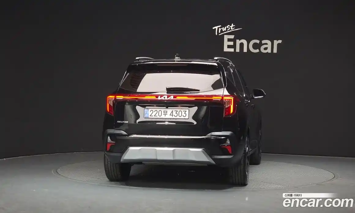 Kia Seltos 2023 1.6 Автомат в Москве № 1173162, фото 4