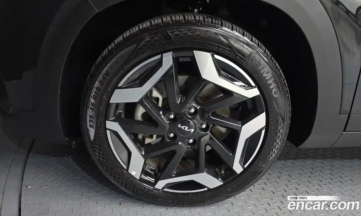 Kia Seltos 2023 1.6 Автомат в Москве № 1173162, фото 5