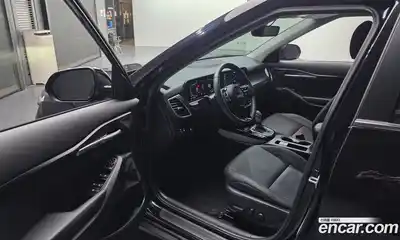 Kia Seltos 2023 1.6 Автомат в Москве № 1173162, миниатюра 10