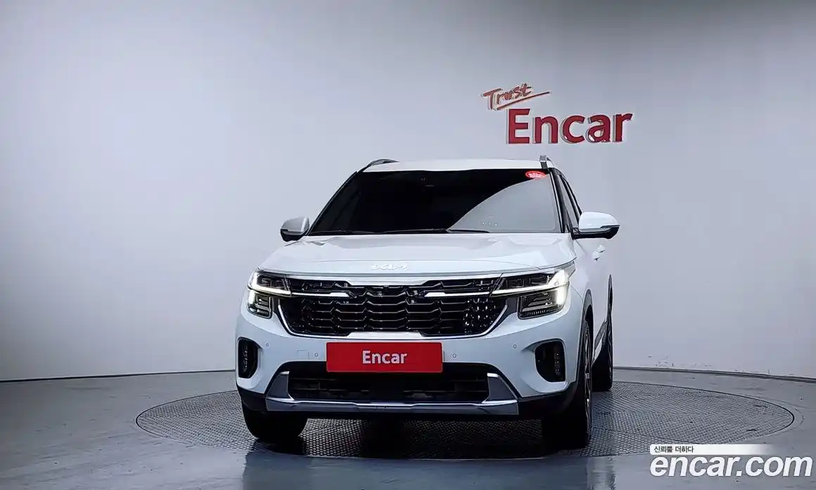 Kia Seltos 2022 1.6 Автомат в Москве № 1173230, фото 3