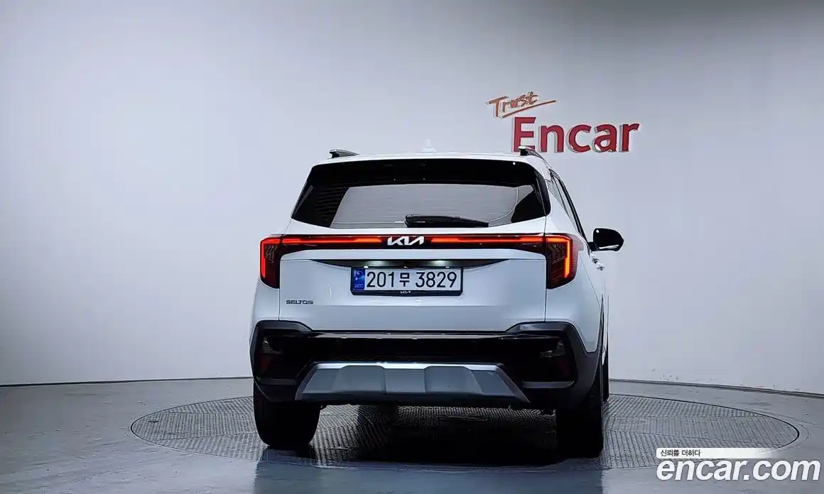 Kia Seltos 2022 1.6 Автомат в Москве № 1173230, фото 4