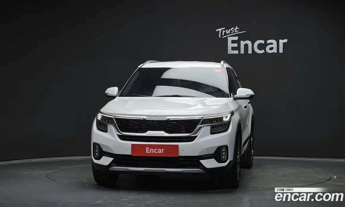 Kia Seltos 2022 1.6 Автомат в Москве № 1173253, фото 3