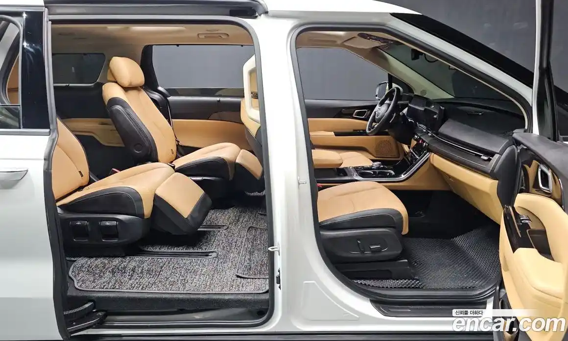 Kia Canival 2023 2.2 Автомат в Москве № 1173260, фото 19