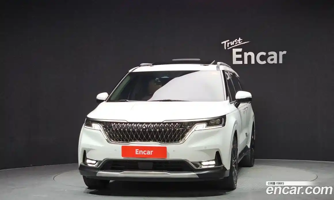 Kia Canival 2023 2.2 Автомат в Москве № 1173260, фото 3