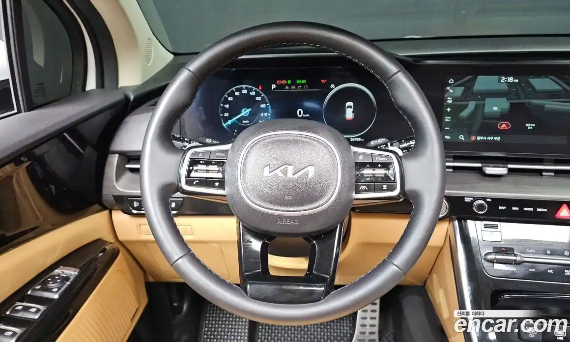 Kia Canival 2023 2.2 Автомат в Москве № 1173260, фото 10