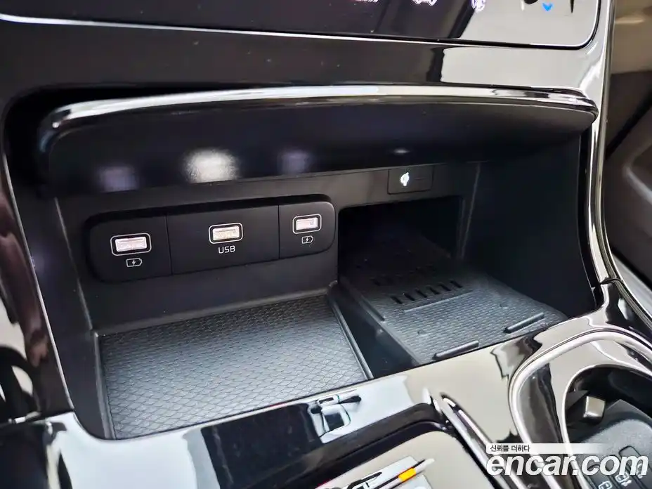 Kia Canival 2023 3.5 Автомат в Москве № 1173286, фото 14