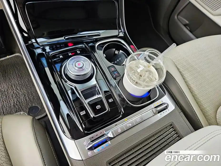 Kia Canival 2023 3.5 Автомат в Москве № 1173286, фото 9